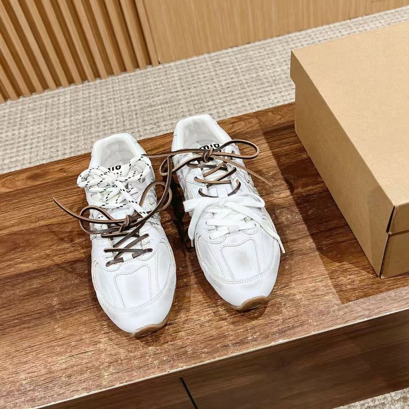 La familia Amiu colabora en el lanzamiento de 530 zapatillas de entrenamiento alemanas de suela gruesa para mujer, otoño 2025, versátiles, informales y deportivas Forrest._voghion.com