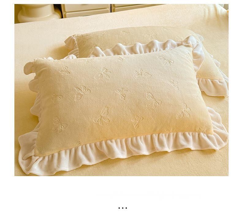 Korean Version Milk Four-Piece Fresh Lace Double-Sided Bed Sheet Duvet Cover Three-Piece Set Thickened Coral Velvet_voghion.com