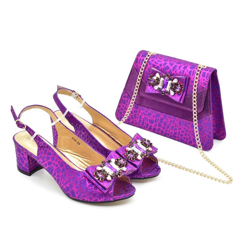 Dinnerparty mit Sandalen mit Schleife und Handtasche für jeden Tag_voghion.com