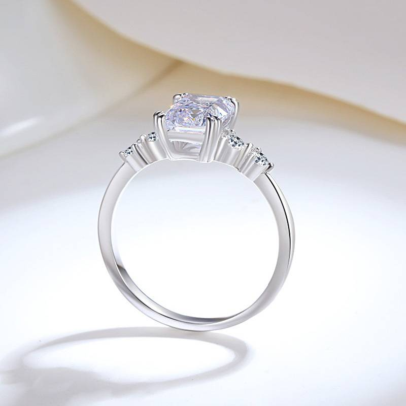 Anello in argento sterling S925 per donna Anello nuziale classico con smeraldo Moissanite Anello di lusso leggero tutto abbinato_voghion.com