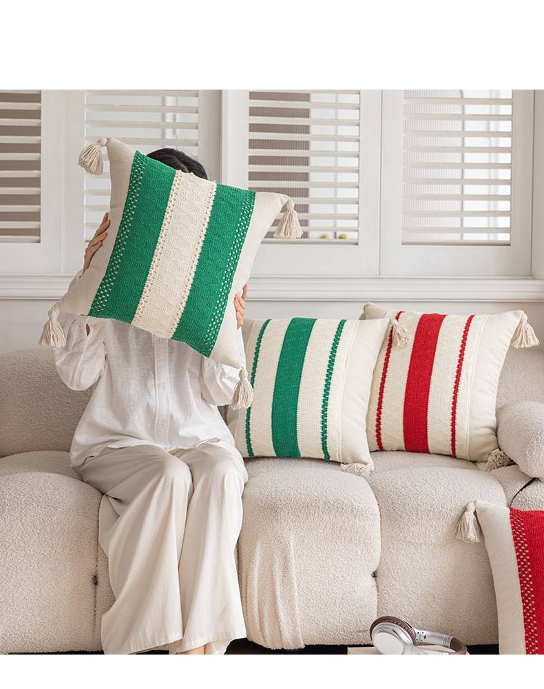 Weihnachtskissenbezug mit Quaste und Einsatz – Kissenbezug aus roter und grüner Baumwolle für Sofa und Bett (abnehmbar, festliche Weihnachtsdekoration, Füllung aus PP-Baumwolle)_voghion.com