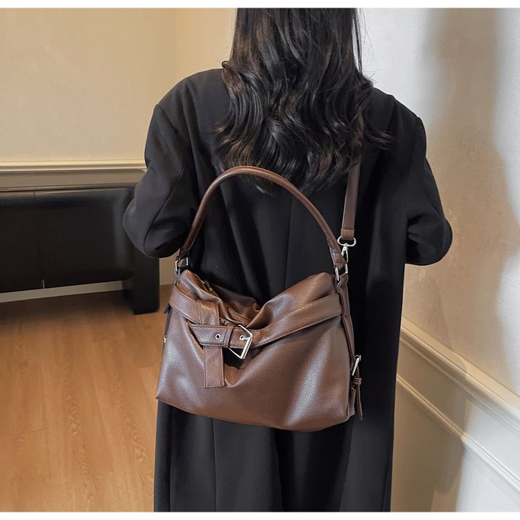 Sac fourre-tout tendance pour femme, grande capacité, en PU souple, avec fermeture éclair, pour un usage quotidien, disponible en noir, beige, marron et argent._voghion.com