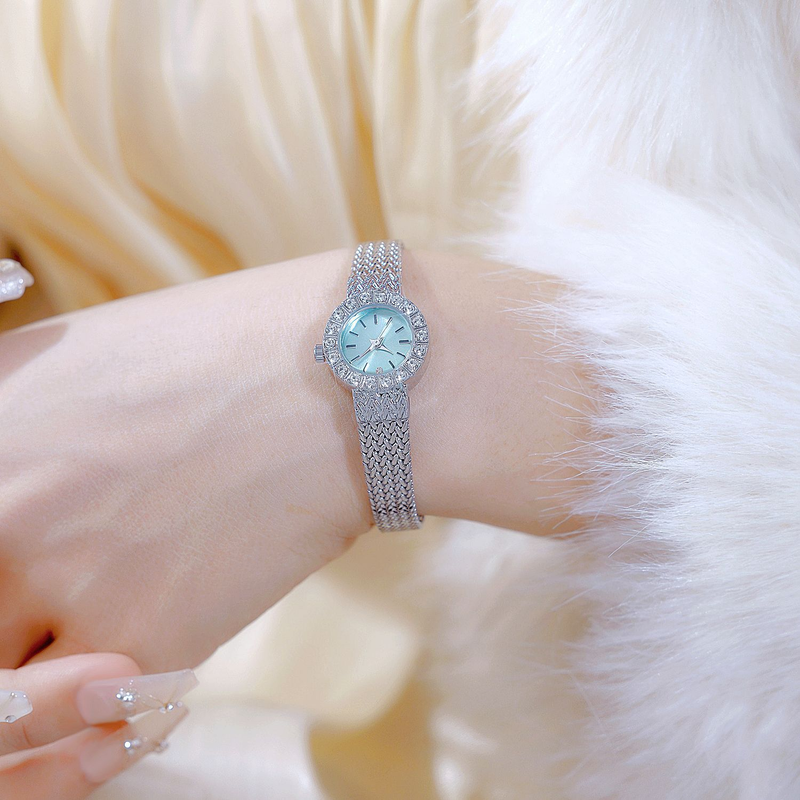 This Is A Ladies' Quartz Watch That Is Perfect For You, Set With Austrian Diamonds_voghion.com
