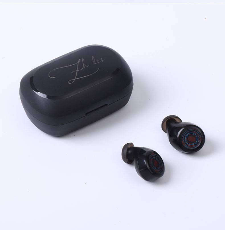 One True Wirelsess Earphone With Light Weight Comfortable Patch, Three-dimensional Sound Touch Operation For Sport_voghion.com