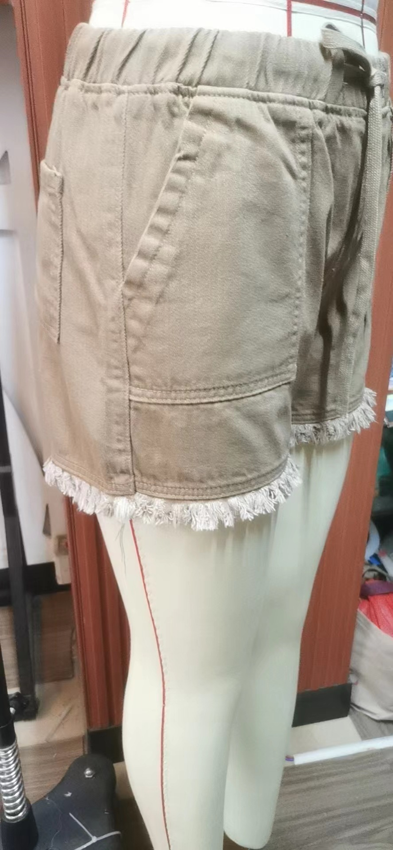 Pantaloncini in denim snellenti a vita alta con coulisse e elastico in vita da donna_voghion.com