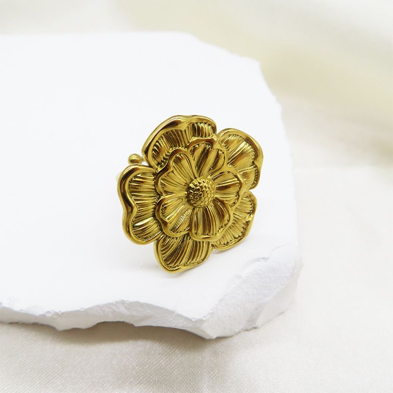Unisex Jewelry Set Fashion gold stainless steel flower earrings earrings earrings new temperament niche design senior ring_voghion.com