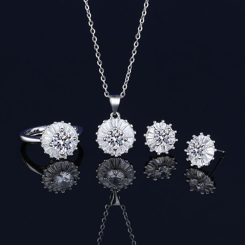 Trasmissione in diretta di pietra Mosang intarsiata con catena di clavicole di diamanti, collana di girasoli, pendente, anello, orecchino, donna_voghion.com
