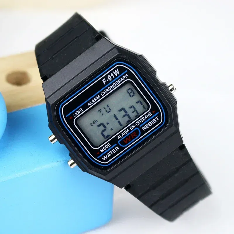 Sport LED Digital Uhren Kinder Einfache Kleine Quadratische Zifferblatt Elektronische Silikon Band Mode Lässig herren Uhr Freund_voghion.com