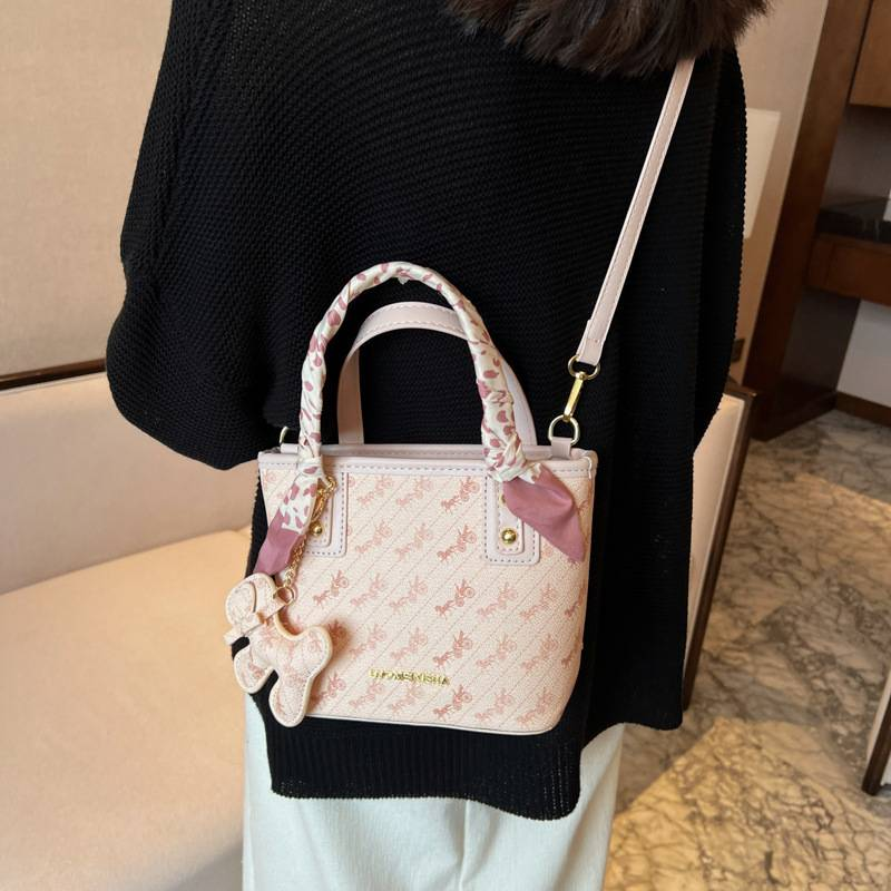 Kleine Taschen, Damentaschen, 2024 Neue Sommermode für Damen mit hochwertiger Textur, Nischen-Umhängetaschen, tragbare Beuteltaschen_voghion.com