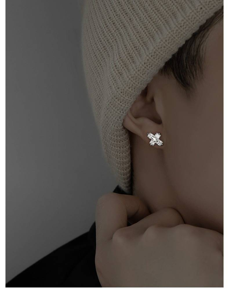Minimalistische Zirkon-Kreuzohrringe für Herren – Elegante Unisex-Ohrstecker im Punk-Chic-Stil mit Zirkonia, trendiger Streetwear-Schmuck_voghion.com