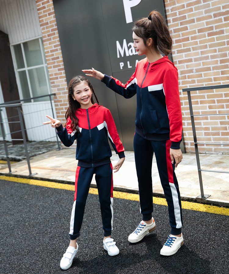 Familienkleidung Patchwork-Sportbekleidung für eine dreiköpfige Familie_voghion.com