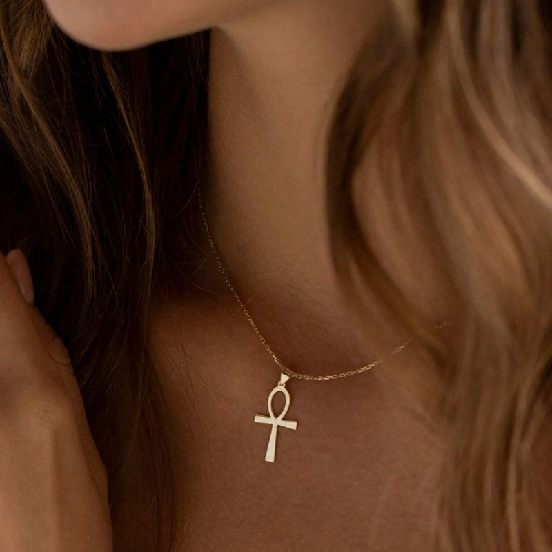 Collier croix en acier inoxydable pour homme et femme, tendance et polyvalent, idéal pour un pull ou un sweat à capuche._voghion.com