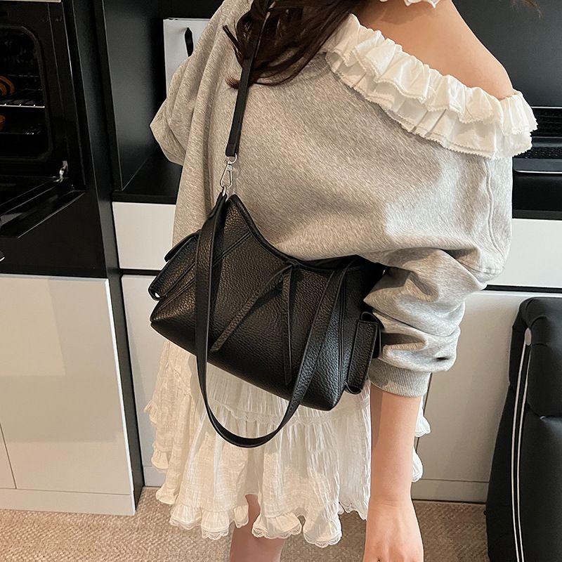 2025 Summer New Women's Small Underarm Simple Large Capacity Shoulder Commuter Crossbody Bag_voghion.com