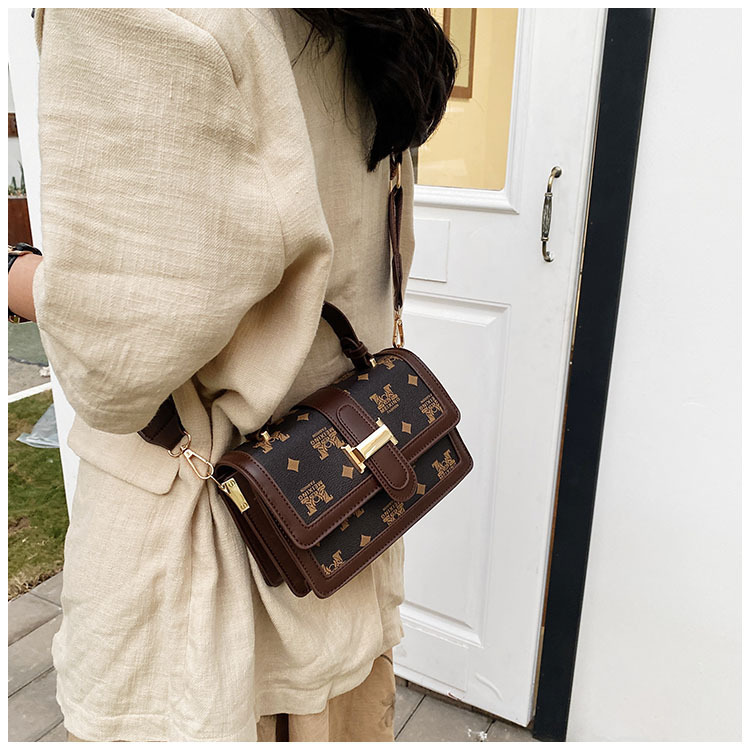 Textured fashion women's bag 2024 new trendy spring retro portable small square bag casual personality single shoulder crossbody bag_voghion.com