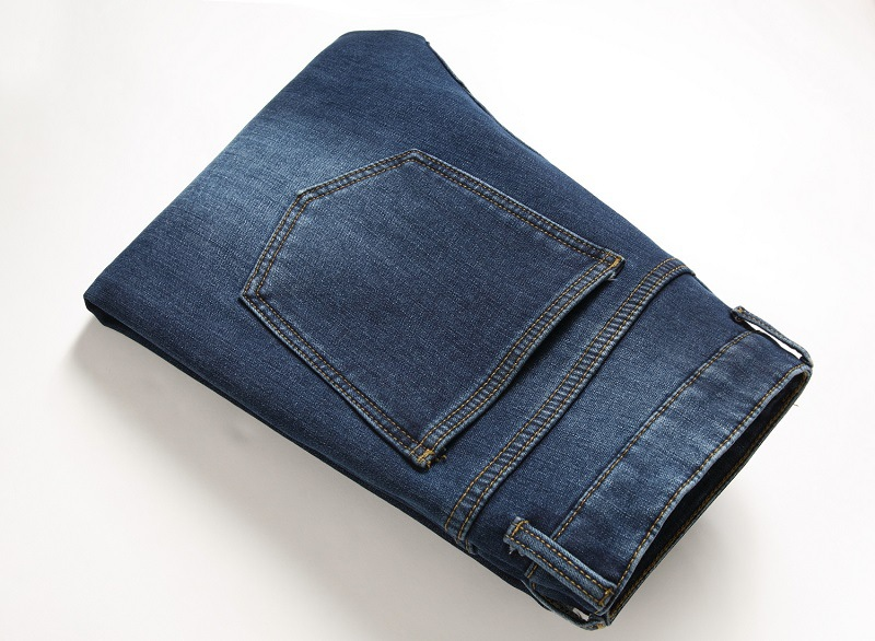 2024 Herbst/Winter Plüsch Denim elastische Jugendmode Herrenhose_voghion.com