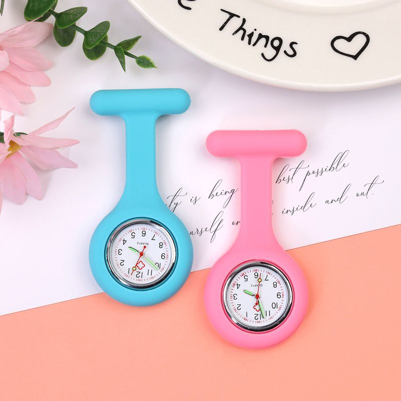 Uhrenanhänger, einfacher Zeiger, Krankenschwester-Brosche, Anhänger, Uhr, modische, süße Taschenuhr, Studentinnen, Blick auf den Trend der Nischenanhängerschnalle_voghion.com
