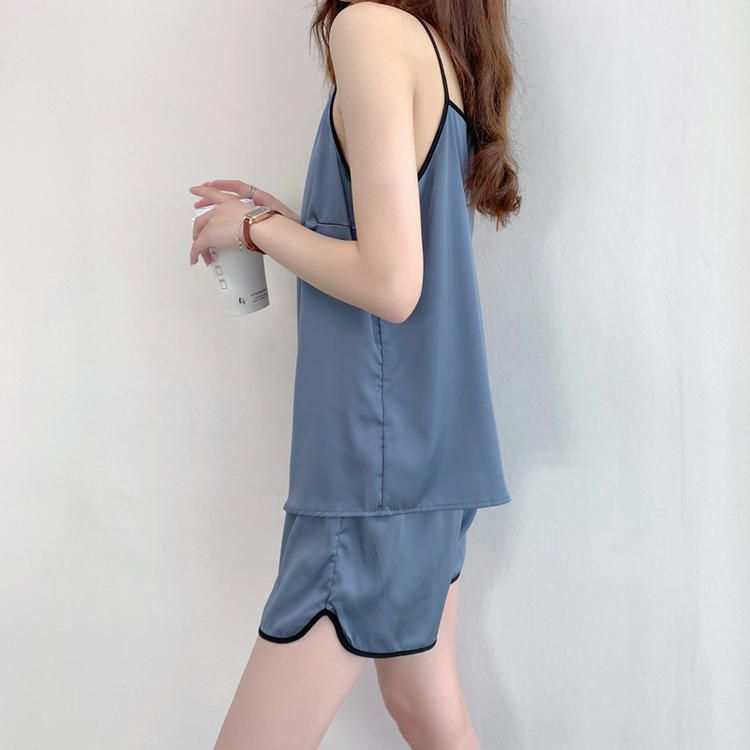 Bezaubernder Minimalismus! Nachtwäsche-Set aus Eisseidensatin für Damen, Unterhemd und Shorts_voghion.com