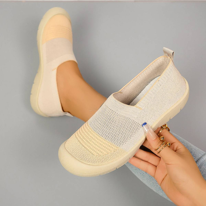 Die neuen flachen, atmungsaktiven Damenschuhe für den Herbst sind rutschfest und bequem für entspanntes Gehen_voghion.com