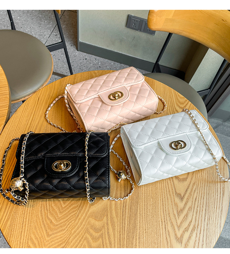 2023 New Women's Fragrant Wind Lingge Golden Ball Chain Crossbody Versatile Small Square Bag One Shoulder_voghion.com