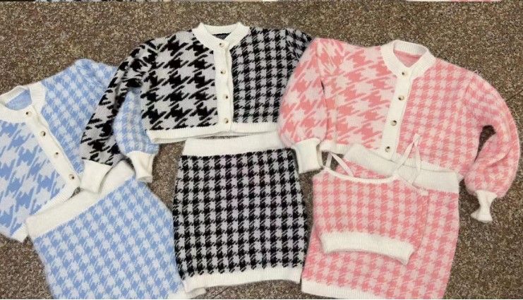 2024 Xiaoxiangfeng Tausend-Vogel-Gitter für Damen, klein und stylisch, Strickoberteil, Halbrock, dreiteiliges Set_voghion.com