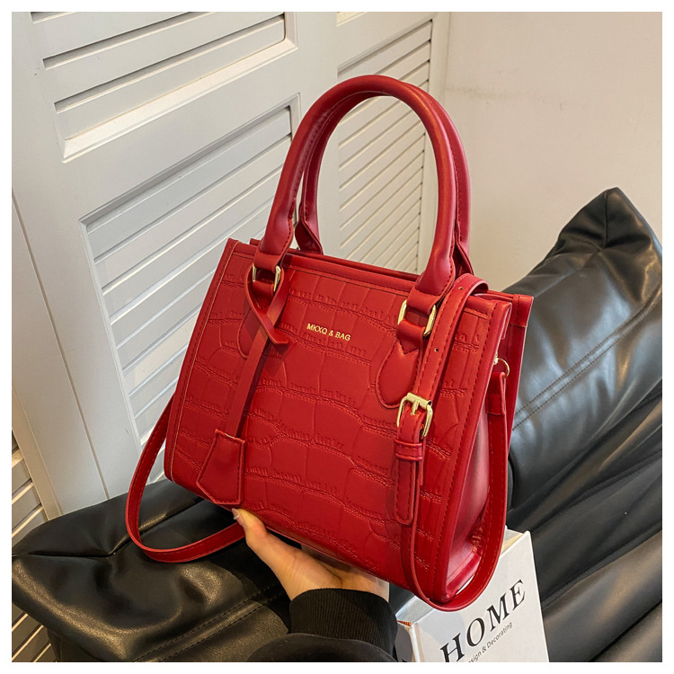 Sac fourre-tout Sac pour femme de grande capacité Nouveau sac à main Motif pierre en relief Europe et États-Unis Sac de banlieue à une épaule diagonale à la mode_voghion.com