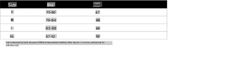 Una canotta sexy in pizzo e velluto francese da indossare come base per un piccolo tailleur._voghion.com