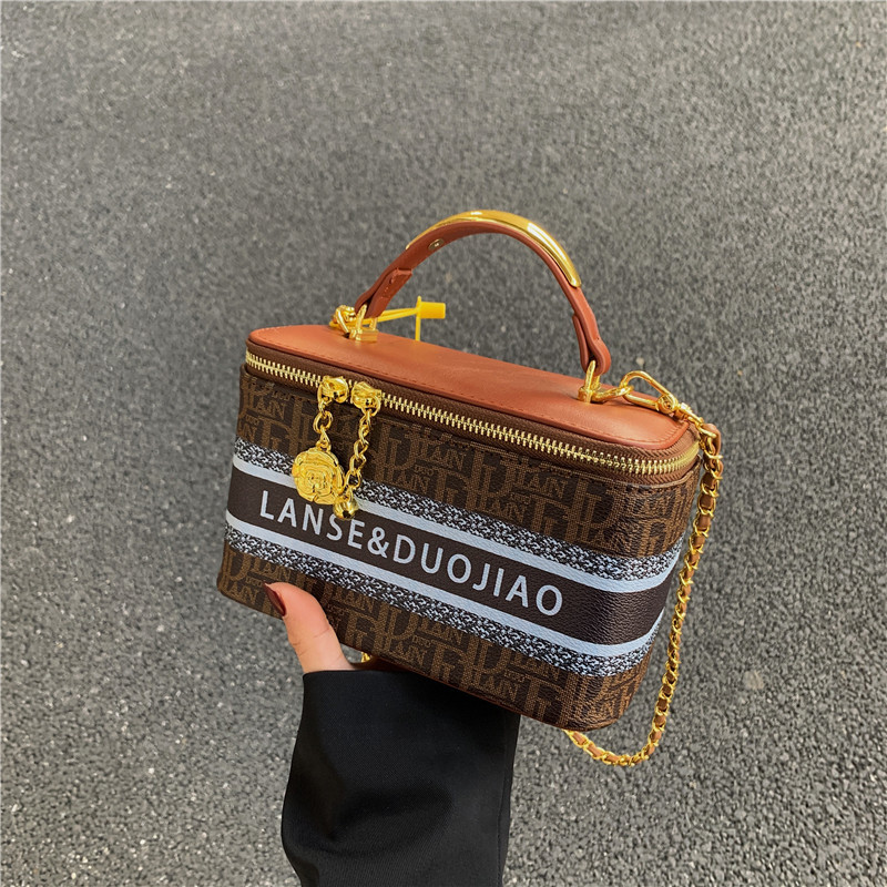 Hochwertige und Nischen-Designer-Box mit Aufdruck für Damen 2024 Neue Pendlertasche mit einer Schulter und kleiner quadratischer Umhängetasche_voghion.com