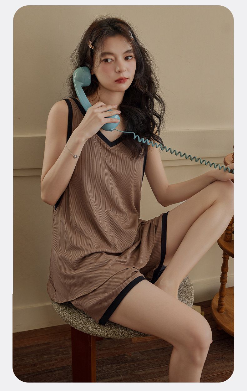 "Cool Ice Silk" Sommerpyjama mit Brustpolstern für Damen | Weste-Shorts-Set mit Fäden, ärmellos, lässig, Loungewear für Studenten_voghion.com