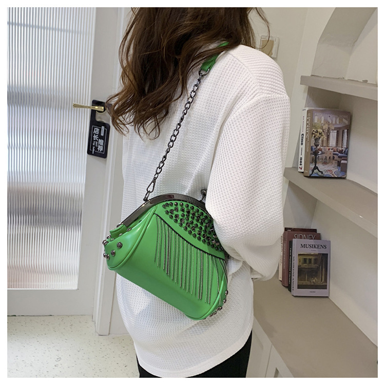 Neue trendige Diamant-Nieten-Quastenkette für eine Schulter, Umhängetasche mit Handclip für das Abendessen, Damentasche_voghion.com