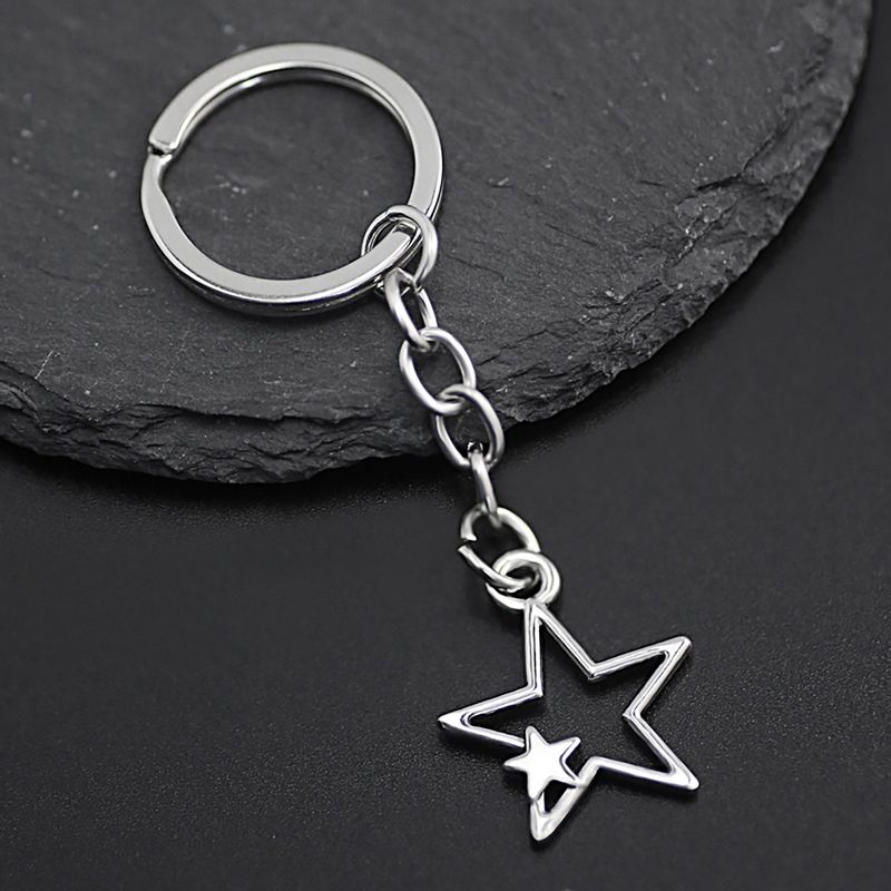 Gränsöverskridande het rea enkel mode pentagram hjärta hänge nyckelring_voghion.com