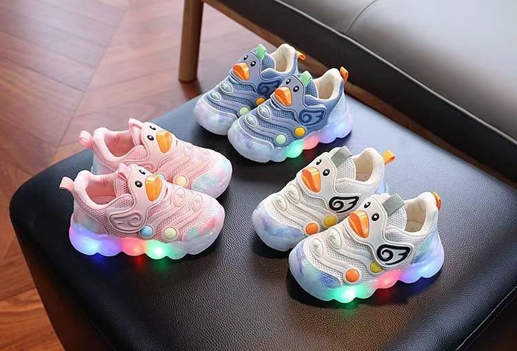 2024 herbst Neue Atmungsaktive Mesh Baby Walking für Jungen und Mädchen Led-leuchten Mode Cartoon Casual Schuhe Trend_voghion.com