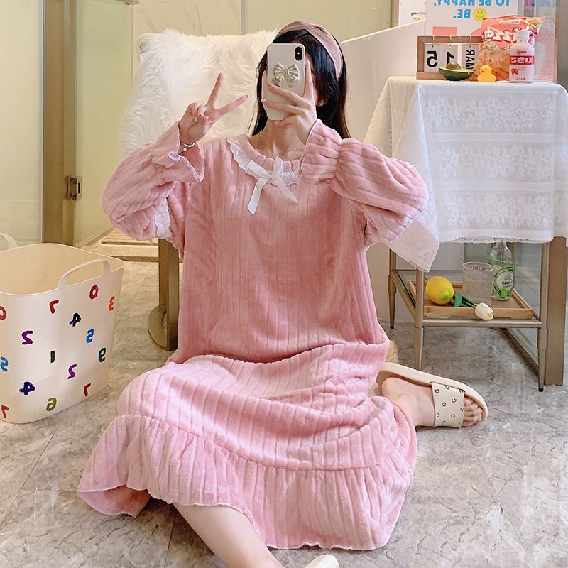 Flannel sleepwear for women in winter 2023, sweet long sleeved mid length nightgown with plus size 250 pounds, chubby MM_voghion.com