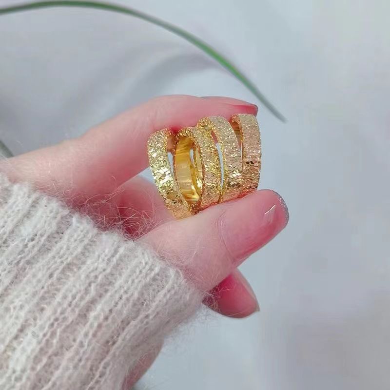 Anello da donna super lucido con ghiaccio tritato, alla moda, leggero e alla moda, placcato oro, classico, impilabile e alla moda_voghion.com