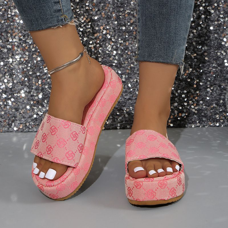 Pluss-suuruses kiilsandaalid, ühel real paksu tallaga, mood mugavad sandaalid naistele_voghion.com