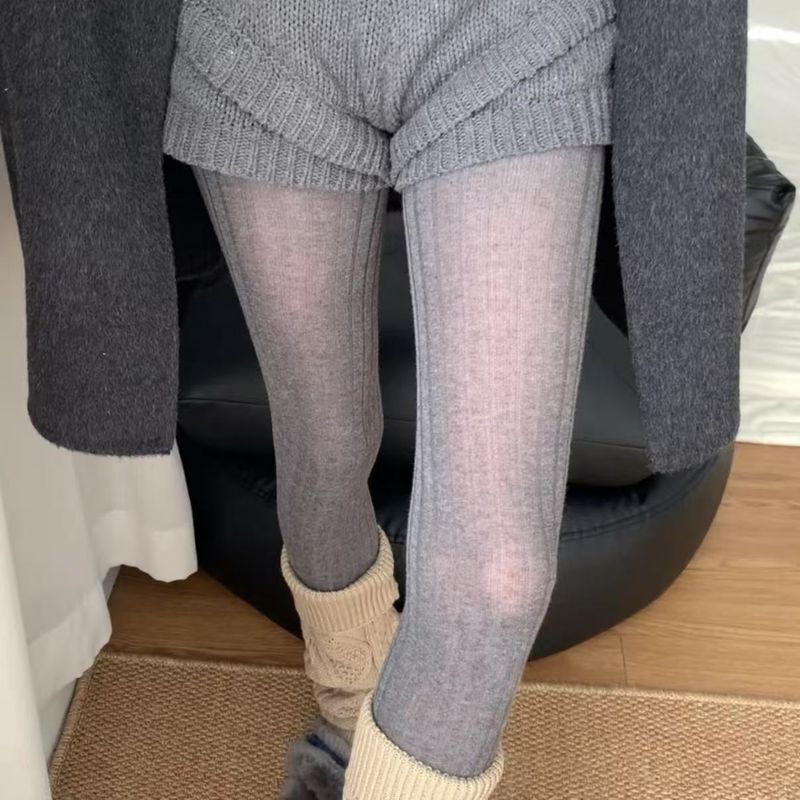 2025d Leichte Strumpfhosen im Miu-Stil für Damen, Frühling und Herbst, dünne, breit gestreifte Leggings aus aschgrauer Baumwolle_voghion.com