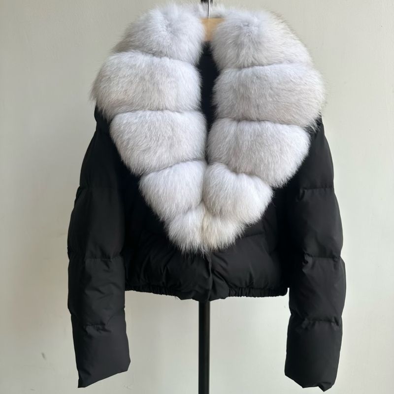 Piumino corto da donna con collo oversize in pelliccia di volpe - Cappotto invernale alla moda con piumino d'anatra bianca, pelliccia staccabile, vestibilità ampia, vari colori_voghion.com