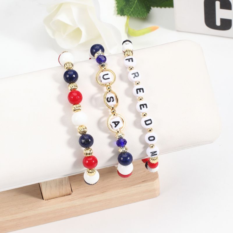 Handgefertigtes Armband-Set zum Unabhängigkeitstag der USA mit Natursteinperlen und Buchstabenanhängern, Unisex-Schmuck für Männer und Frauen_voghion.com