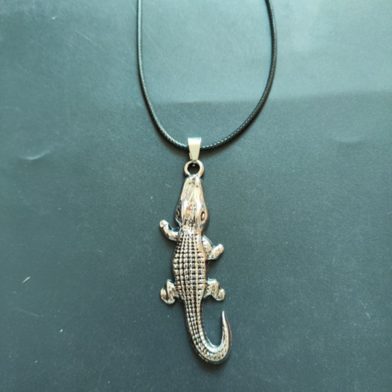 Personalità alla moda, creatività prepotente, collana di coccodrillo per uomo e donna, ciondolo punk hip-hop di strada_voghion.com