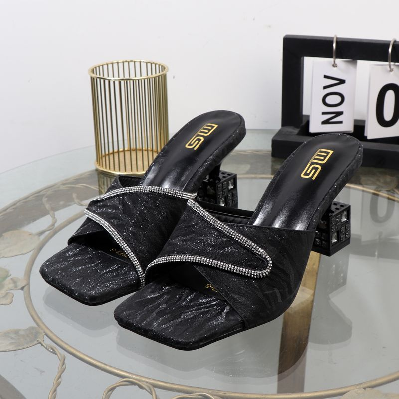 Hochwertige goldene Flip-Flops für den Herbst 2024, neue High Heels mit unregelmäßigem Absatz und offener Spitze, Strass-Glitzer, Außenverschleiß_voghion.com