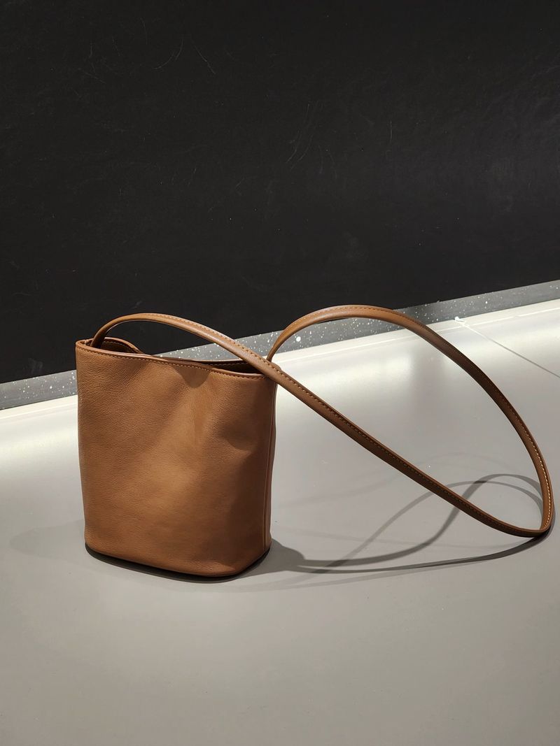 Sheepskin Women's Bucket Bag 2025 New Simple Casual Bag, Trend Hundred Design Underarm Bag_voghion.com