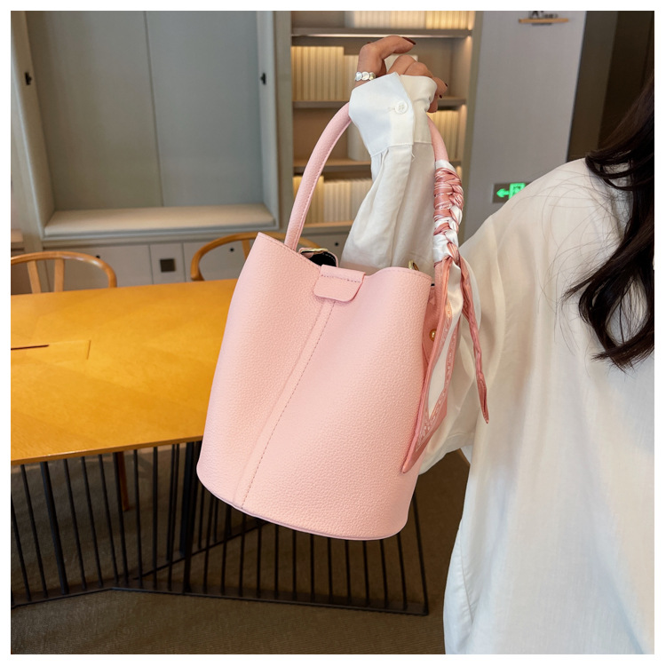 Trama di nicchia del designer, borsa a secchiello in tinta unita alla moda e versatile, borsa da donna portatile a tracolla diagonale con una spalla_voghion.com