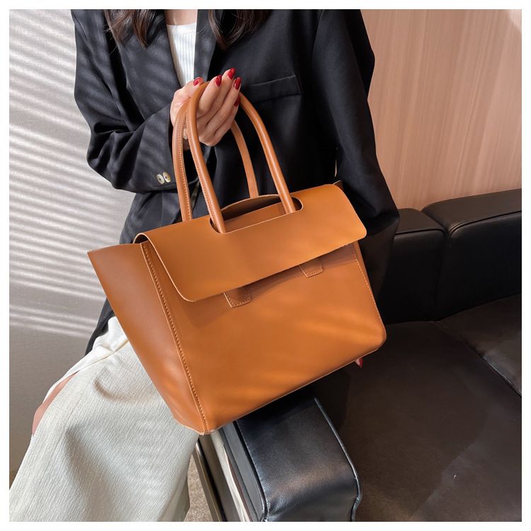 Große 2025S Designer High-End Big Bag Damentasche Neue trendige koreanische Version der Handtasche mit großer Kapazität Retro Pendlertasche Messenger Bag_voghion.com