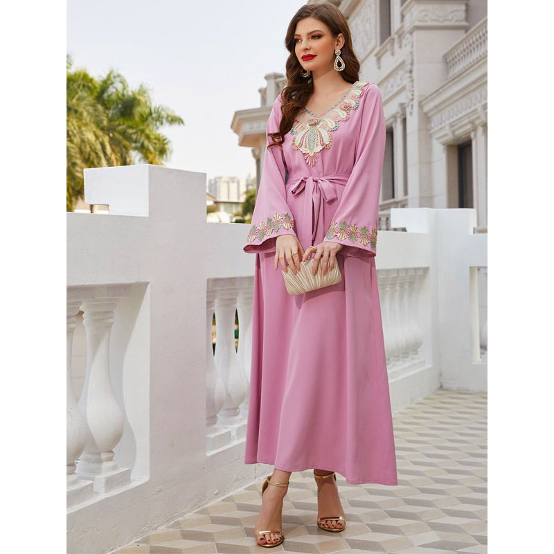 Damenbekleidung Rosa dreidimensionales besticktes langes Retro-Kleid_voghion.com