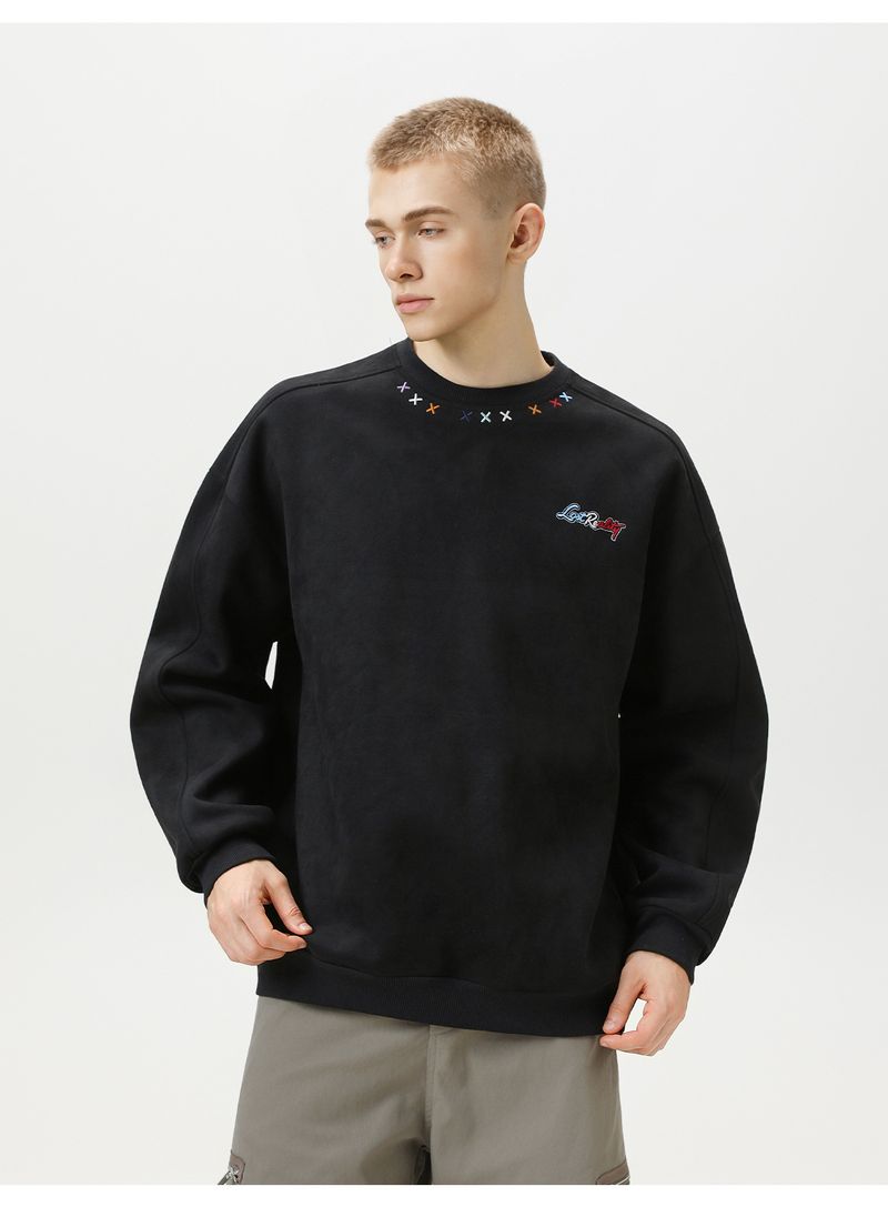 Embroidered Suede-Finish Crewneck Sweatshirt – Structured Panel Design Retro Pullover (S-XXXL, 96% Polyester/4% Spandex, 380GSM)_voghion.com