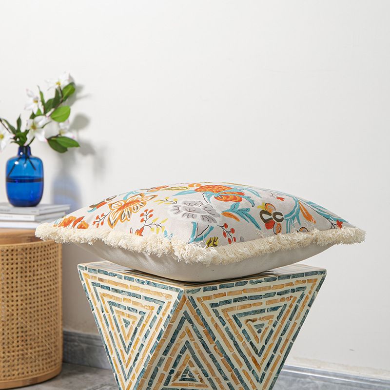 Funda de cojín para sofá con estampado de flores y plantas de colores decorativos con borde de borlas de estilo nórdico_voghion.com