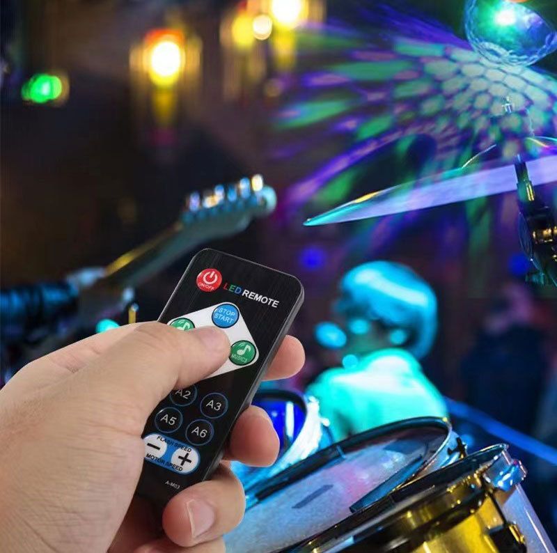 Éclairage de Noël télécommande LED petite boule magique mini boule magique en cristal lampe colorée à commande vocale lampe rotative lampe laser lampe de scène KTV_voghion.com
