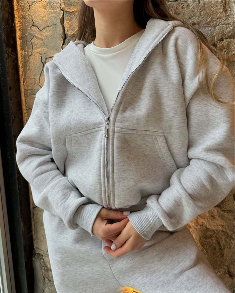 Conjunto de sudadera con capucha y jogger para mujer: conjunto informal de dos piezas con pantalones con cordón y sudadera estilo urbano (blanco, gris claro y marrón café)._voghion.com