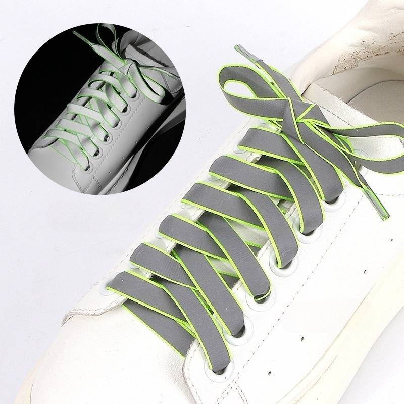 Lacci per scarpe Alta luminosità Cintura di corda riflettente Nastro piatto Pellicola riflettente bifacciale Vari colori Lacci per scarpe altamente riflettenti_voghion.com