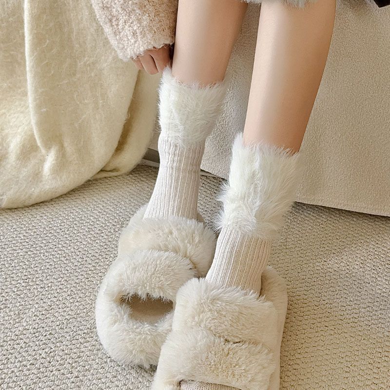 2025 - Calzini pelosi per abbigliamento esterno autunnale e invernale da donna, abbinati a scarpe Burken e calzini a metà polpaccio_voghion.com