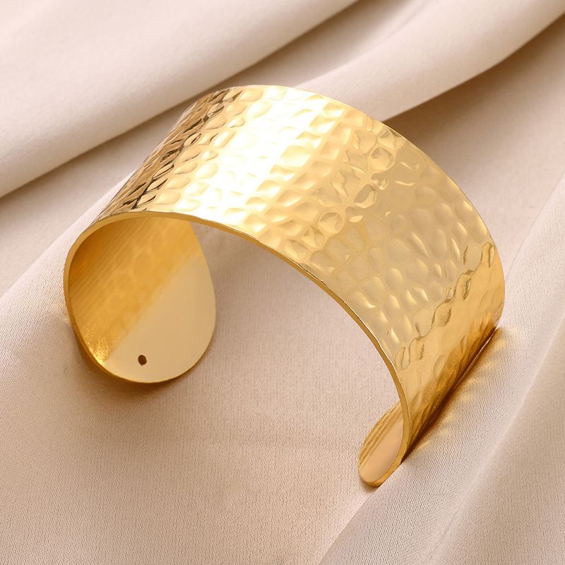Titanium Steel Wide Adjustable Gold Bracelet For Women Exaggerated High-end Open Bangle_voghion.com